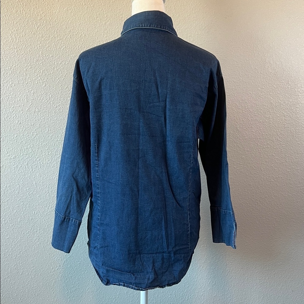 Disney Animal Kingdom Embroidered Button Down Shirt Denim Size Large - Picture 4 of 10